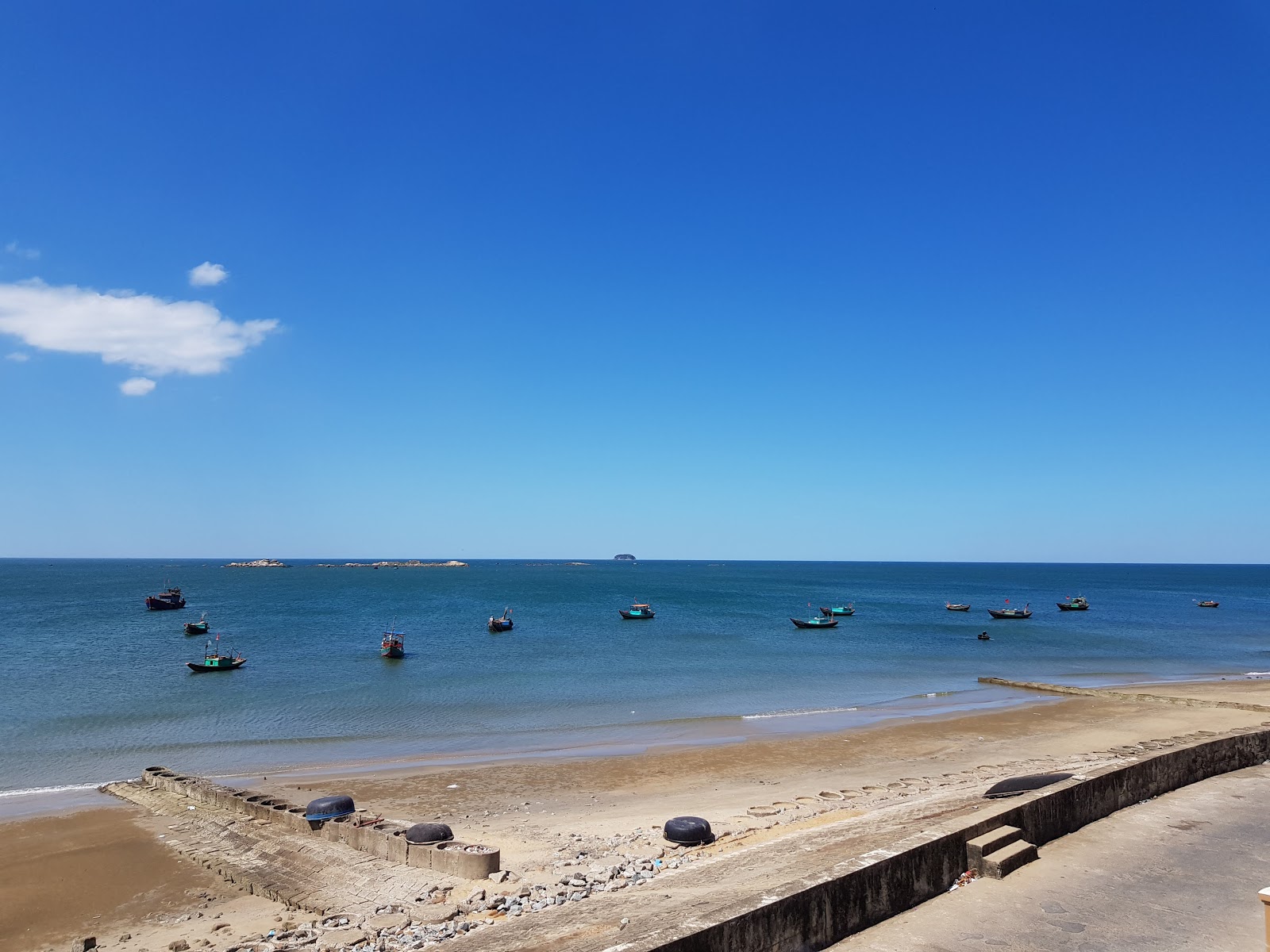 Photo de Thien Cam Beach zone des équipements