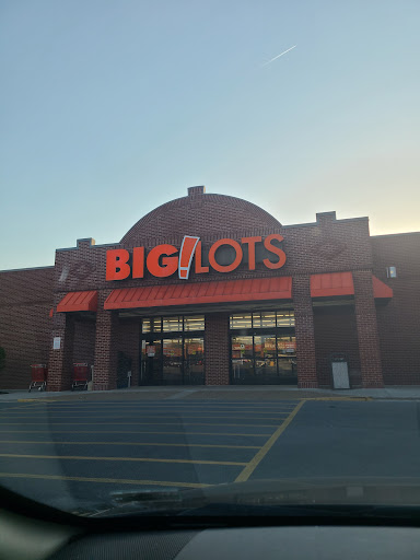 Big Lots, 303 W Battlefield Rd J, Springfield, MO 65807, USA, 