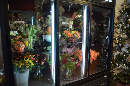 Florist «Carousel Flowers by Shamrock Garden Florist», reviews and photos, 527 S York St, Elmhurst, IL 60126, USA