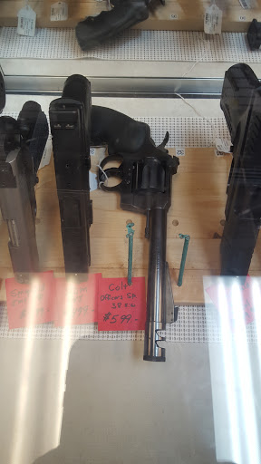 Gun Shop «Chipley Gun & Pawn», reviews and photos