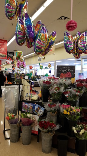 Grocery Store «Jewel-Osco», reviews and photos, 819 S Elmhurst Rd, Des Plaines, IL 60016, USA