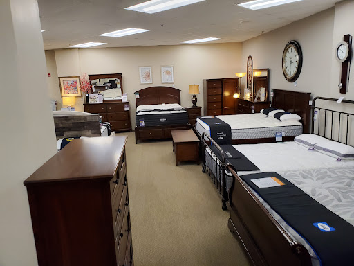 Furniture Store «Raymour & Flanigan Furniture and Mattress Store», reviews and photos, 2780 W Ridge Rd, Rochester, NY 14626, USA