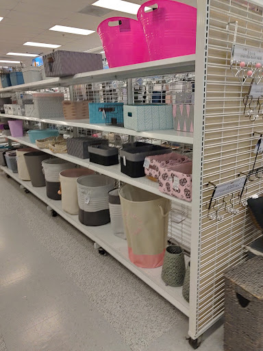 Clothing Store «Ross Dress for Less», reviews and photos, 926 Airport Center Rd, Allentown, PA 18109, USA