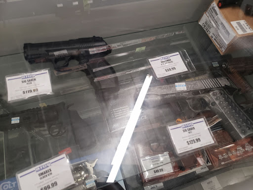 Sporting Goods Store «Big 5 Sporting Goods - Fresno», reviews and photos, 5488 N Blackstone Ave, Fresno, CA 93710, USA