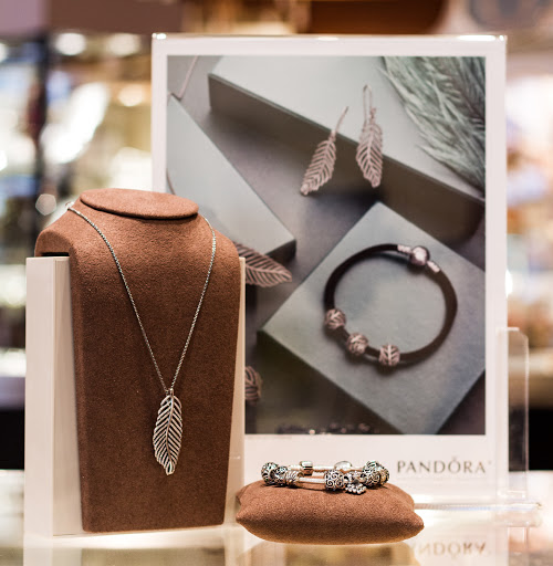 Gift Shop «First Capitol Trading Collectibles and Gifts», reviews and photos, 207 S Main St, St Charles, MO 63301, USA