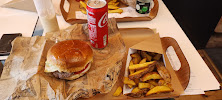 Plats et boissons du Restaurant de hamburgers La fabrique à burger à Saint-Cloud - n°14