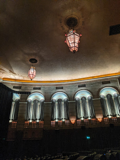 Pub «McMenamins Bagdad Theater & Pub», reviews and photos, 3702 SE Hawthorne Blvd, Portland, OR 97214, USA