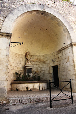 La Fontaine Saint-Michel à La Garde-Adhémar