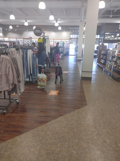 Shopping Mall «Berkshire Shopping Center», reviews and photos, 67 Newtown Rd, Danbury, CT 06810, USA