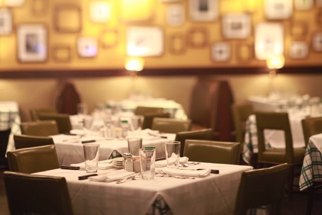 Hugo's Frog Bar & Chop House 60018