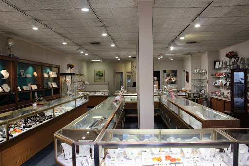 Jewelry Store «Schroth & Lorenson Jewelers», reviews and photos, 446 Springfield Ave, Summit, NJ 07901, USA