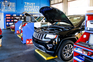 Express Oil Change & Tire Engineers image