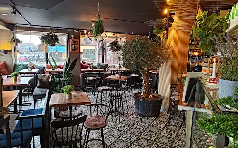 Embargo Café & bar image