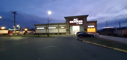 P.C. Richard & Son, 19 Universal Dr, North Haven, CT 06473, USA, 