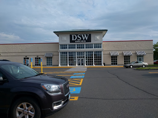 Shoe Store «DSW Designer Shoe Warehouse», reviews and photos, 276 New Britain Ave, Plainville, CT 06062, USA