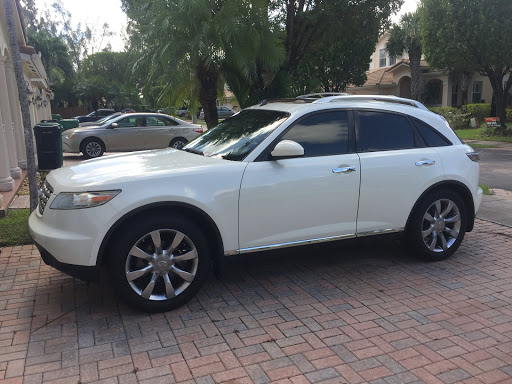 Used Car Dealer «Rolling Wheels Inc», reviews and photos, 125 E Sunrise Blvd, Fort Lauderdale, FL 33304, USA