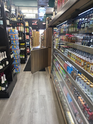 Liquor Store «Big Ten Party Stores», reviews and photos, 1108 E Grand River Ave, East Lansing, MI 48823, USA