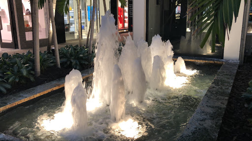 Department Store «Saks Fifth Avenue», reviews and photos, 9700 Collins Ave, Bal Harbour, FL 33154, USA