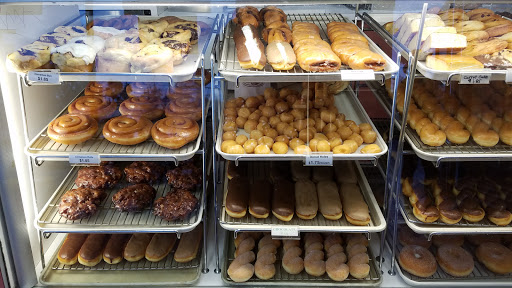 Donut Shop «The Donut Palace», reviews and photos, 20149 Pioneer Blvd, Lakewood, CA 90715, USA