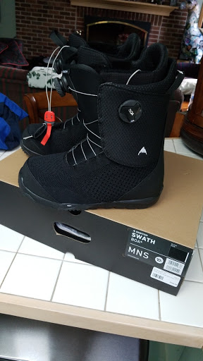 Snowboard Shop «Darkside Snowboard Shop/Okemo», reviews and photos, 57 Pond St, Ludlow, VT 05149, USA