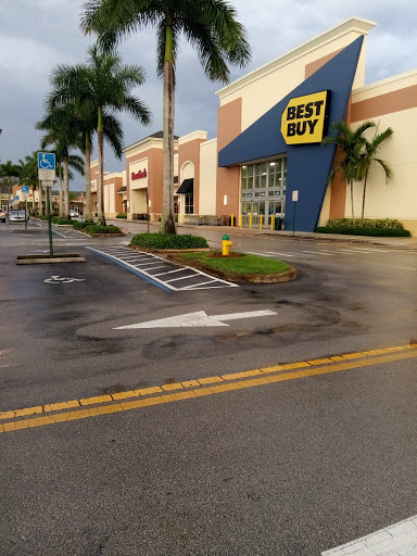 Electronics Store «Best Buy», reviews and photos, 3300 NW 62nd Ave, Margate, FL 33063, USA