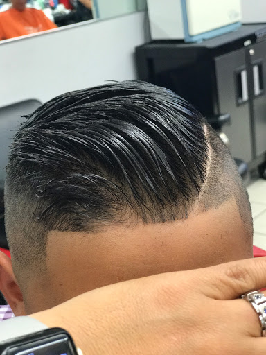 Barber Shop «J & R Barber Shop», reviews and photos, 8444 Laurel Canyon Blvd, Sun Valley, CA 91352, USA