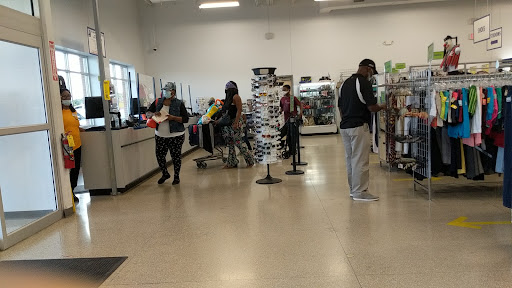 Thrift Store «Goodwill Retail Store of Florissant», reviews and photos, 472 Lindbergh Blvd, Florissant, MO 63031, USA