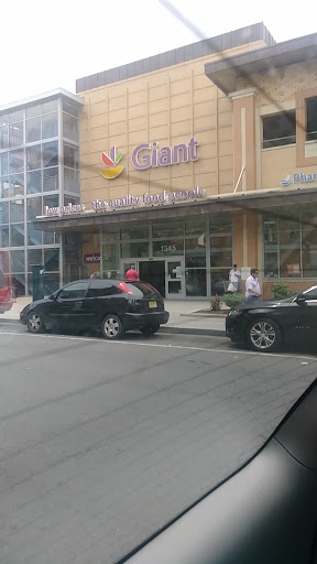 Supermarket «Giant (supermarket)», reviews and photos, 1345 Park Rd NW, Washington, DC 20010, USA