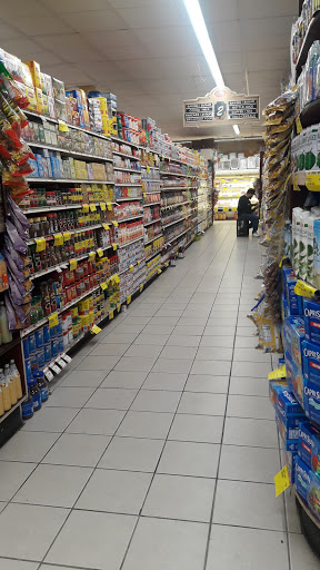 Grocery Store «Bravo Supermarkets», reviews and photos, 401 Fulton Ave, Hempstead, NY 11550, USA