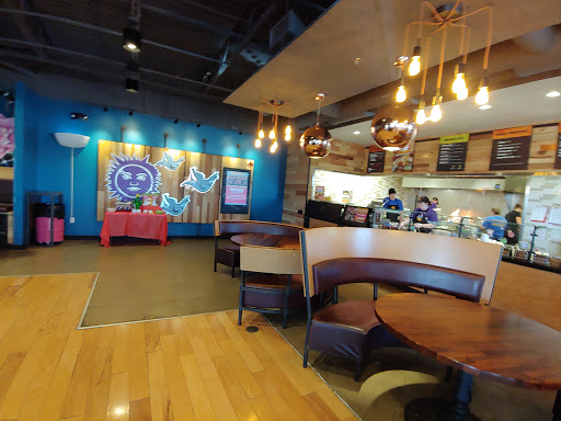 Mexican Restaurant «QDOBA Mexican Eats», reviews and photos, 14231 W Colfax Ave #210, Lakewood, CO 80401, USA