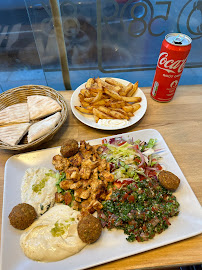 Plats et boissons du Restaurant libanais Le petit falafel à Paris - n°11