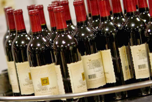 Bed & Breakfast «Lynfred Winery», reviews and photos, 15 S Roselle Rd, Roselle, IL 60172, USA