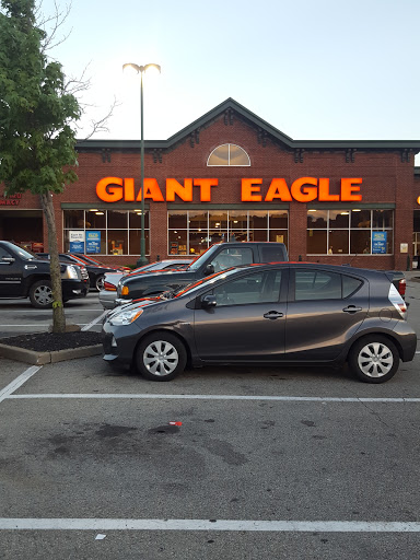 Supermarket «Giant Eagle Supermarket», reviews and photos, 420 E Waterfront Dr, Homestead, PA 15120, USA