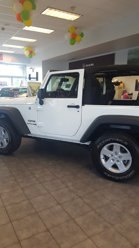 Used Car Dealer «Apple CDJR of Hanover», reviews and photos, 200 Eisenhower Dr, Hanover, PA 17331, USA