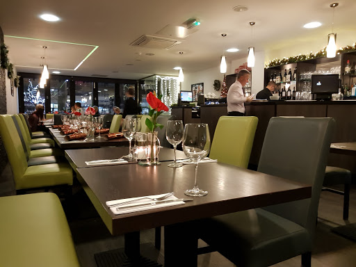 La Cucina Italian Restaurant - Churchill Parade, The St, Rustington, Littlehampton BN16 3DE, Reino Unido