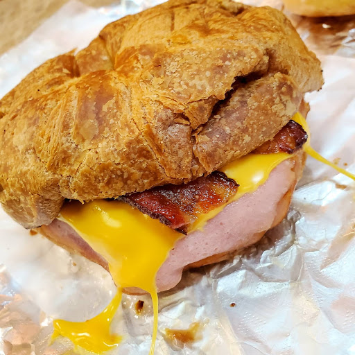 Donut Shop «Donut Shop», reviews and photos, 480 N Courtenay Pkwy, Merritt Island, FL 32953, USA