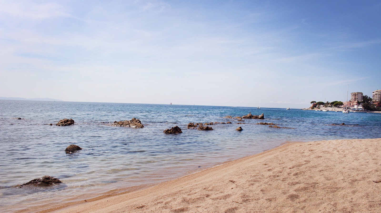 Foto de Saint-Francois beach área de comodidades