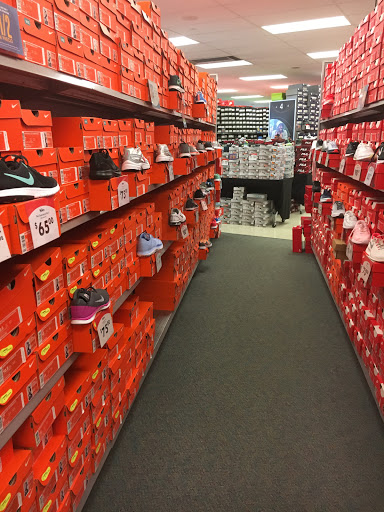 Shoe Store «Shoe Carnival», reviews and photos, 4648 S Cooper St, Arlington, TX 76017, USA