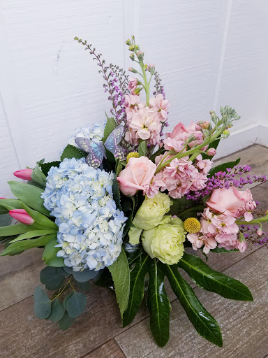 Gift Shop «Fireplace Gifts & Florist», reviews and photos, 6800 E Main St, Reynoldsburg, OH 43068, USA