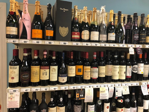 Liquor Store «Island Liquors», reviews and photos, 70 Pope Ave D, Hilton Head Island, SC 29928, USA