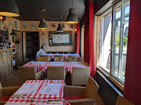 Atmosphère du Restaurant français comme à la maison à Roussy-le-Village - n°10