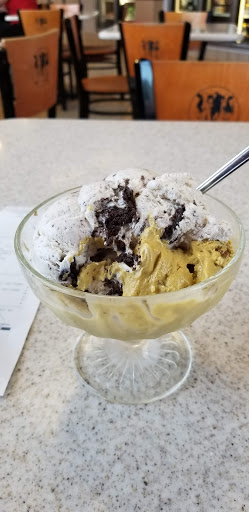 Ice Cream Shop «Oberweis Ice Cream and Dairy Store», reviews and photos, 7202 W 159th St, Orland Park, IL 60462, USA