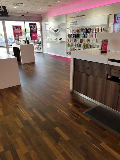 Cell Phone Store «T-Mobile», reviews and photos, 724 W Main St Suite 480, Lewisville, TX 75067, USA