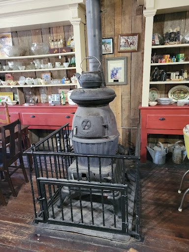 Restaurant «Old Delina Country Store», reviews and photos, 4397 John Barnes Rd, Cornersville, TN 37047, USA