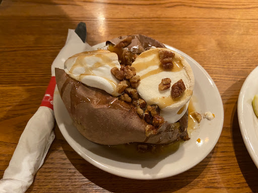 American Restaurant «Cracker Barrel Old Country Store», reviews and photos, 1511 Riverboat Center Dr, Joliet, IL 60431, USA