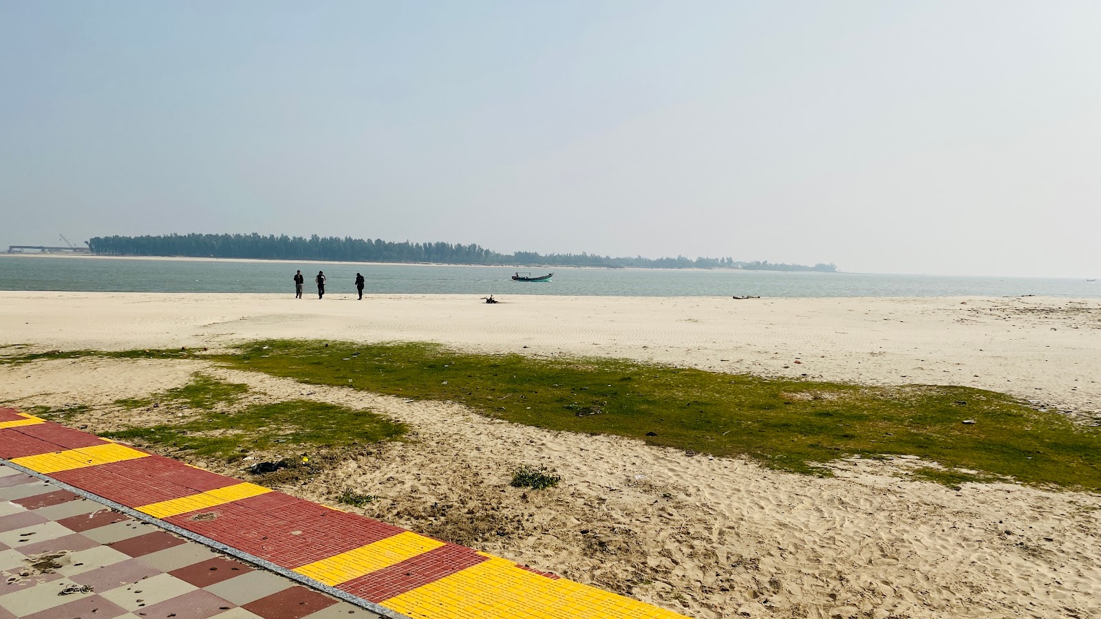 Foto de Tajpur Sea Beach y el asentamiento
