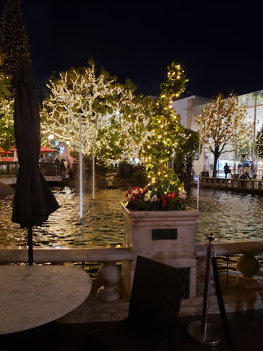 Shopping Mall «The Grove», reviews and photos, 189 The Grove Dr, Los Angeles, CA 90036, USA