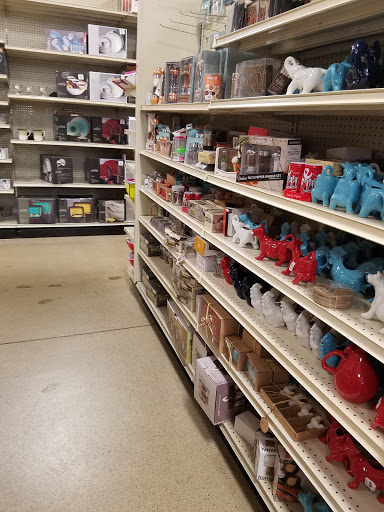 Home Goods Store «At Home», reviews and photos, 1325 N Meacham Rd, Schaumburg, IL 60173, USA