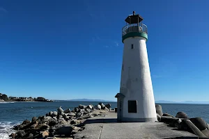 Walton Lighthouse image