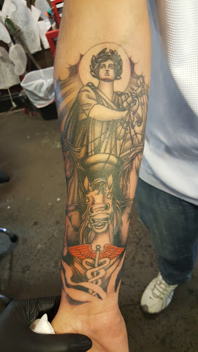 Tattoo Shop «The Mercy Seat», reviews and photos, 210 E 16th St, Kansas City, MO 64108, USA